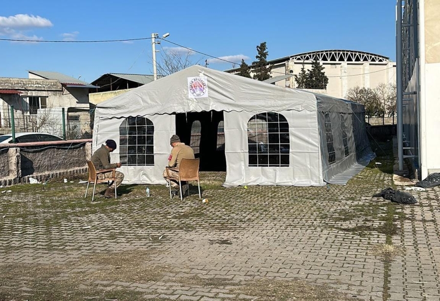 Dinardan iki çadır hizmet vermeye başladı