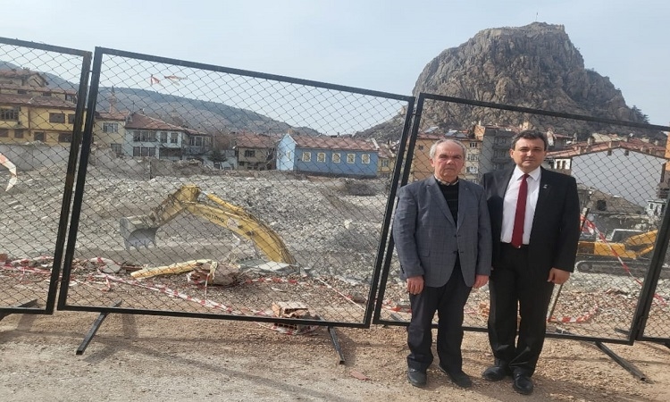 Başkan Tekdemir'den Zeybek başkana çağrı