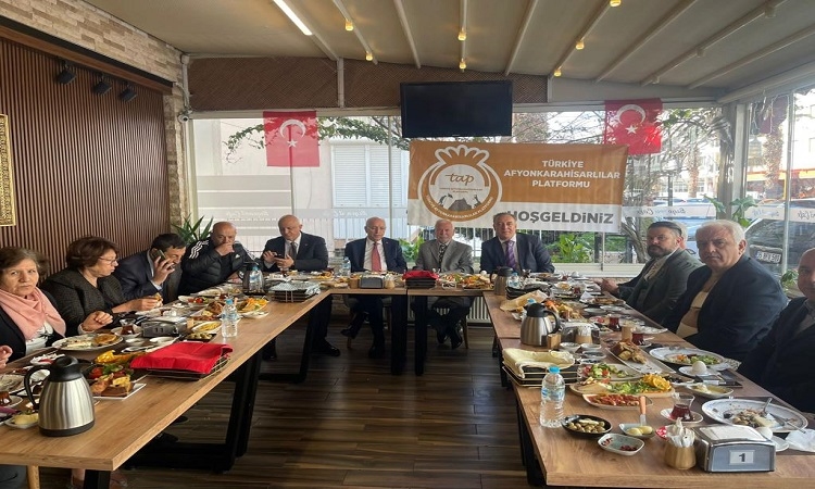 Özal İzmir'den aday adaylığını açıkladı