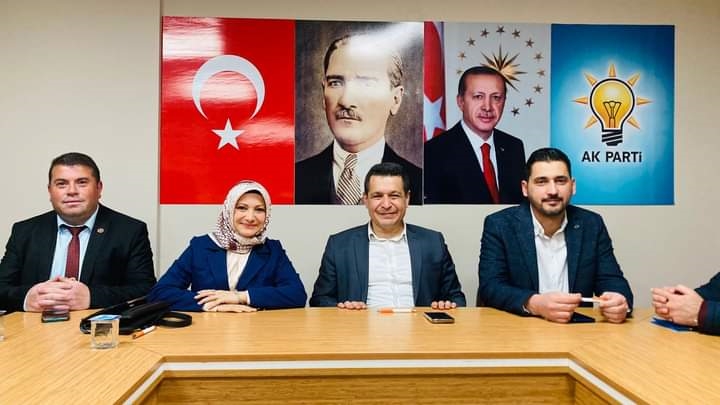 Fedakar: Kökü Mâzide Olan Atiyiz.