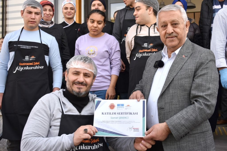 Türkiye'ye örnek olan merkez ilk mezunlarını verdi
