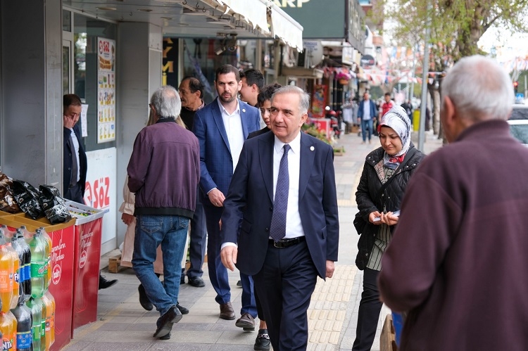 Kurtuluş’ta “Oylar Hocaya” 