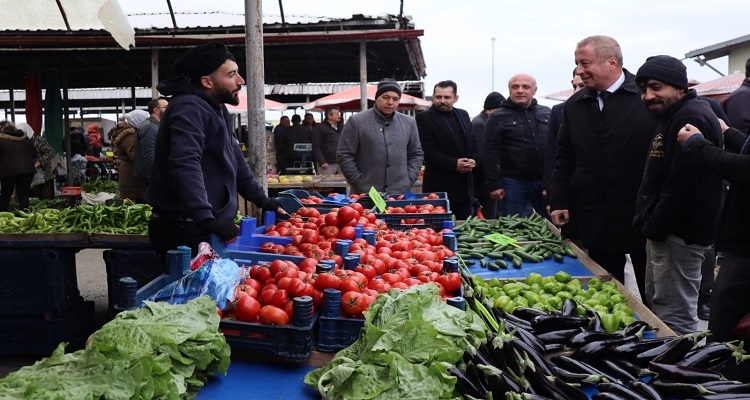 Pazarcı esnafımızın sıkıntılarını İYİ Kadrolarıyla aşacağız”