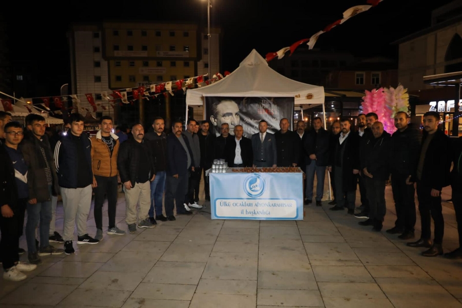 Alparslan Türkeş anısına lokma dağıttılar