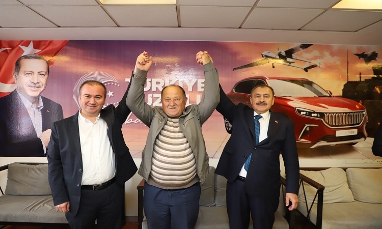 İYİ Parti'den  İstifa Edip Ak Parti’ye geçtiler