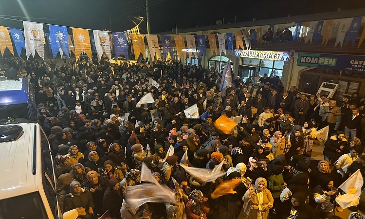 Özkaya'nın halk buluşmaları Mitinge dönüştü