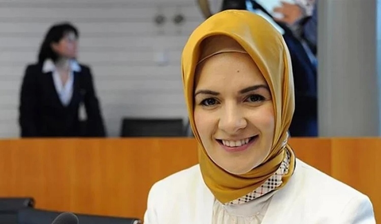 Aile ve Sosyal Politikalar Bakanlığı'na Emirdağlı Mahinur Özdemir  getirildi