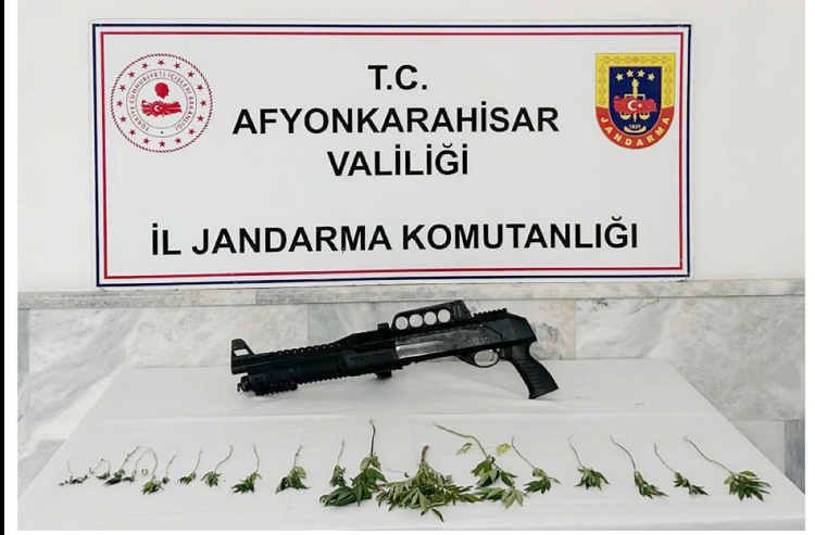 Değirmenayvalıda Jandarma operasyon yaptı