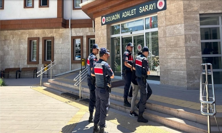 Çok sayıda motorsiklet çalan hırsızlar sonunda yakalandı