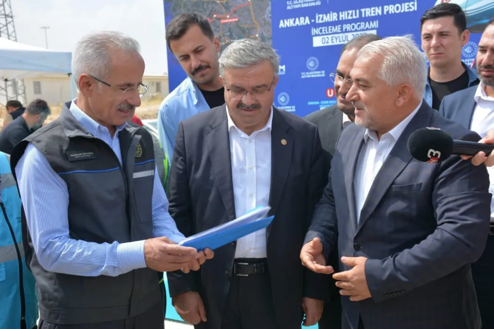 Bakan Uraloğlu Sinanpaşa'da incelemelerde bulundu