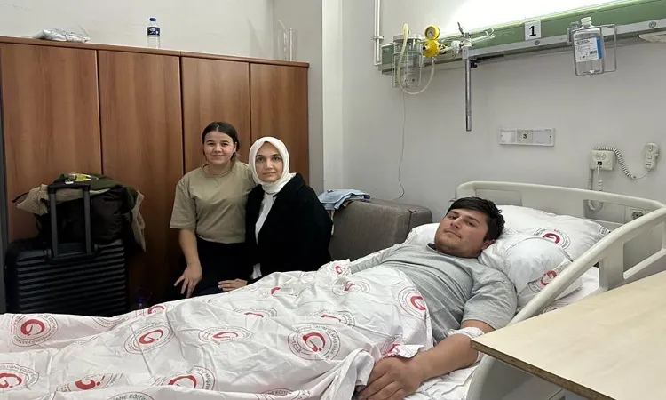 Vali Yiğitbaşı Yaralı asker Yavuz'u ziyaret etti