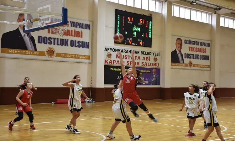 Okul Sporları Basketbol Yıldızlar Grup müsabakaları tamamlandı 