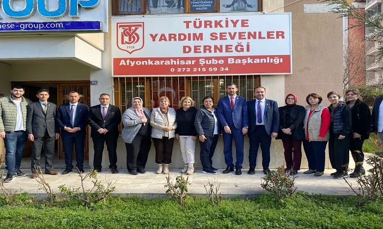 Yağcı, Yardım Sevenler Derneği'yle Buluştu: