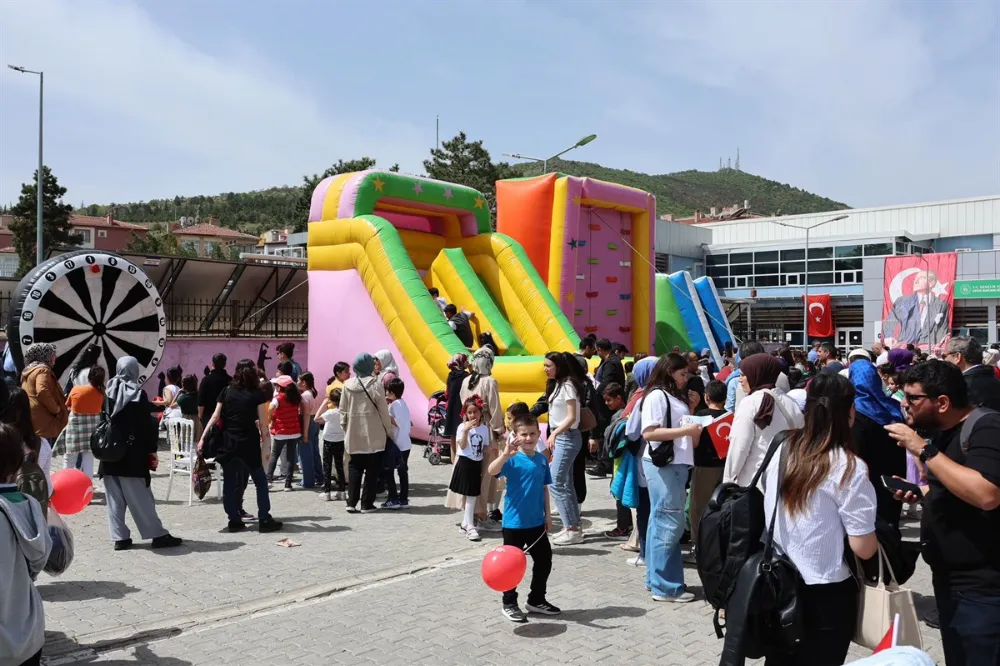 23 Nisan Çocuk Şenliği Büyük İlgi Gördü