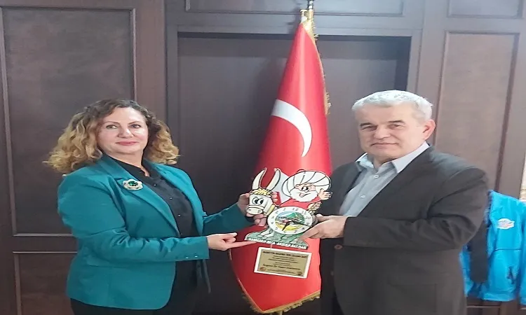 Sözlerinin arkasinda olan yöneticilere hasretimiz bitti.