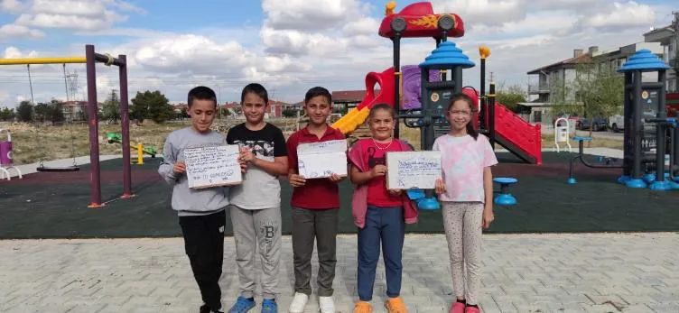 Bu çocuklar Halı saha istiyor