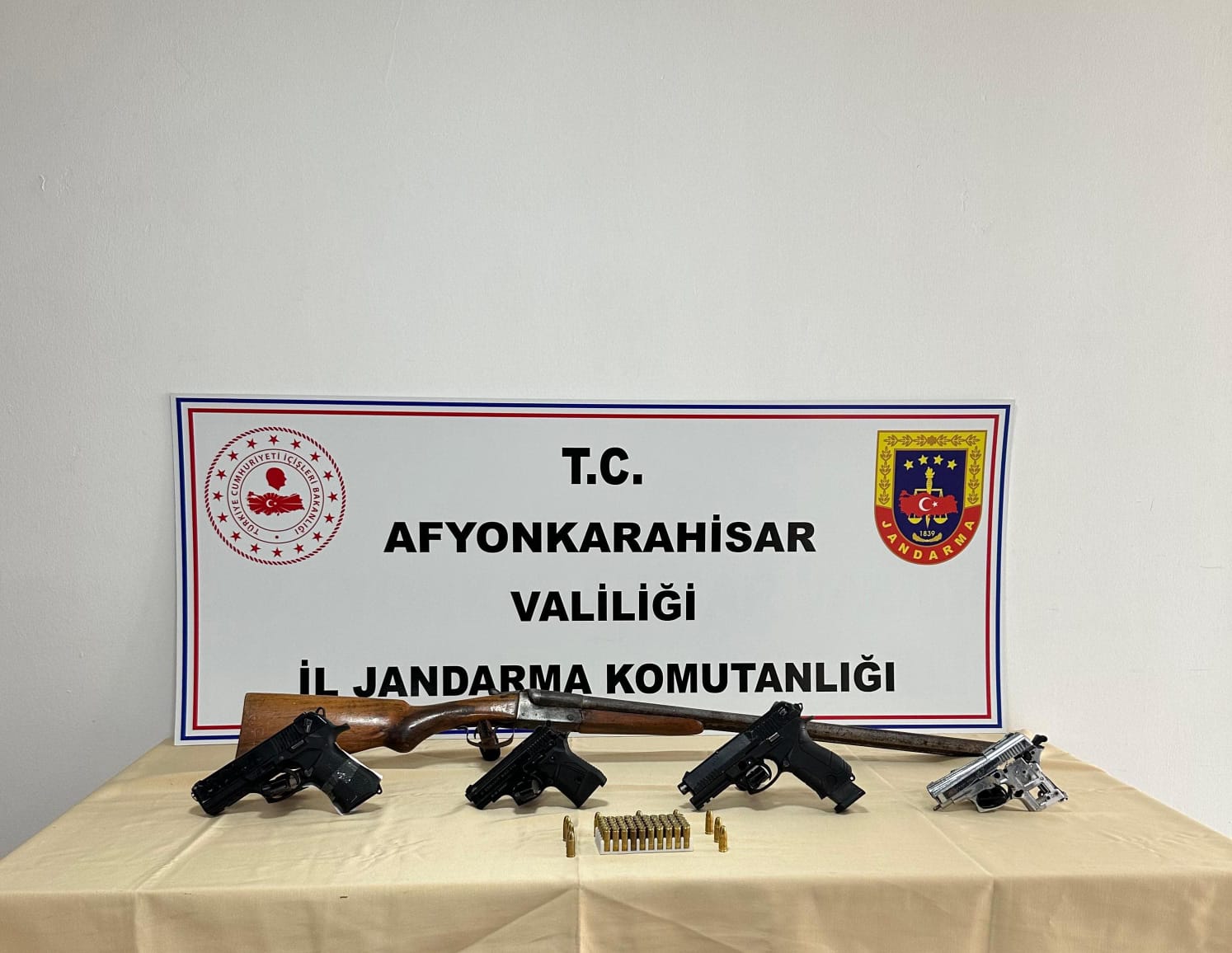 Çayırbağda havaya ateş açanları jandarma affetmedi