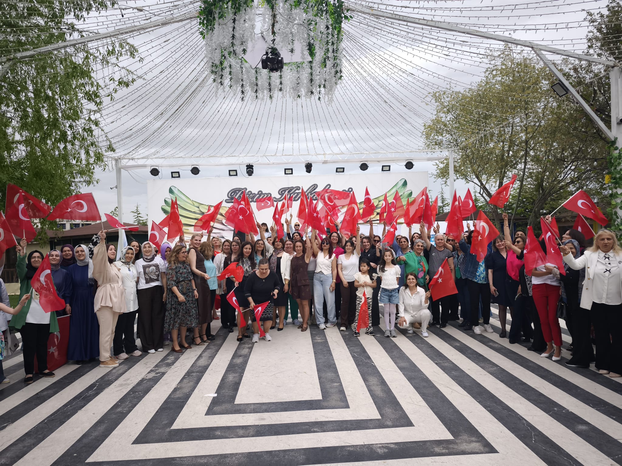 İlk Öğretmenimiz Annemizdir