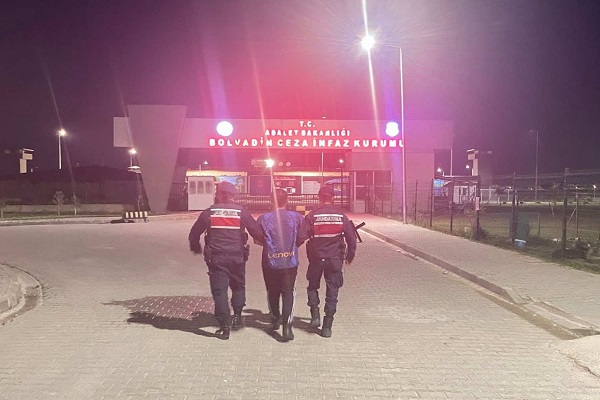 Uyuşturucu ticareti ile uğraşan şahıs Dişlide yakalandı