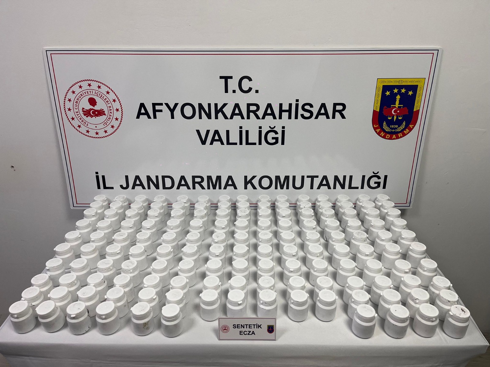 Çayırbağda durudurulan araçtan bakın ne çıktı
