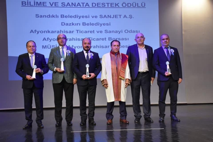 Başkan Taylan'a AKÜ'den sanata destek ödülü