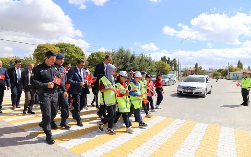 Jandarma Yayalara Öncelik Duruşu Hayata Saygı Duruşu