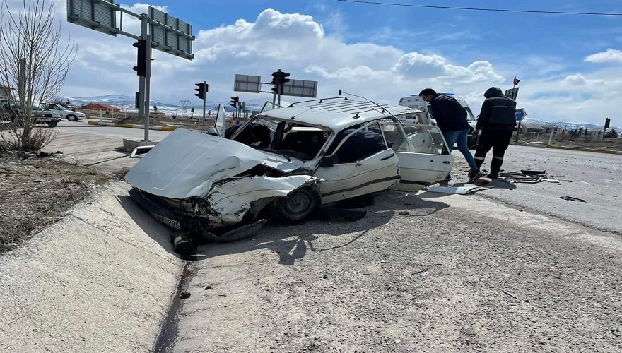 Emirdağ'da yaşanan kazada 4 kişi yaralandı