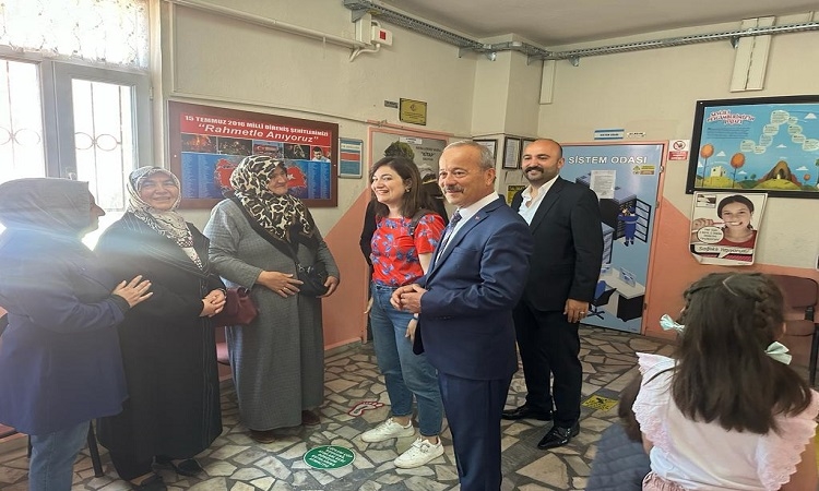 Milletvekili Taytak ailesi birlikte oyunu kullandı