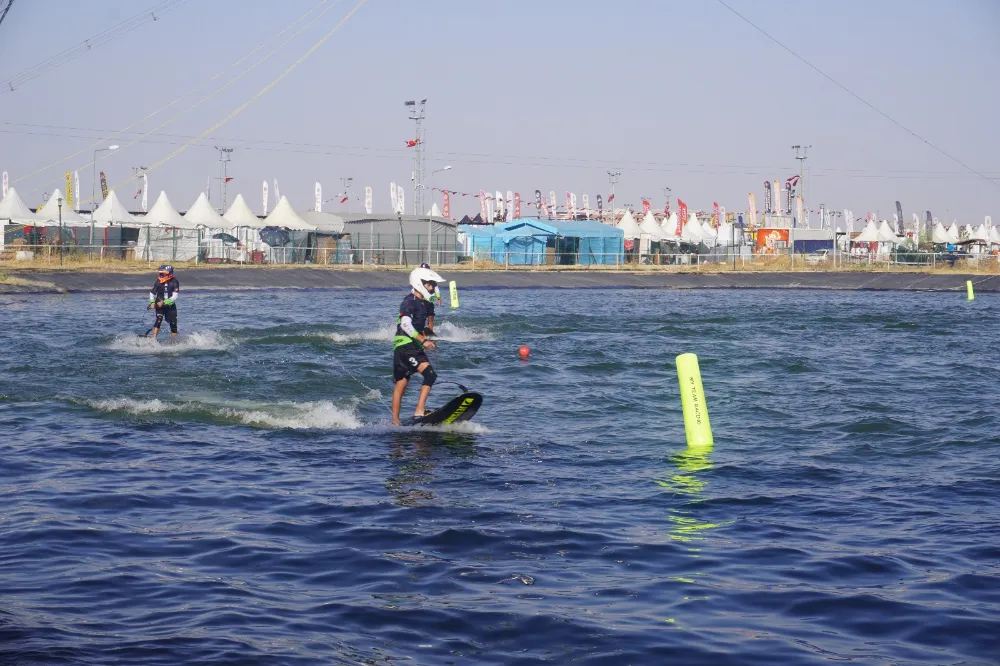  Jetsurf yarışları heyecanlı anlara sahne oldu