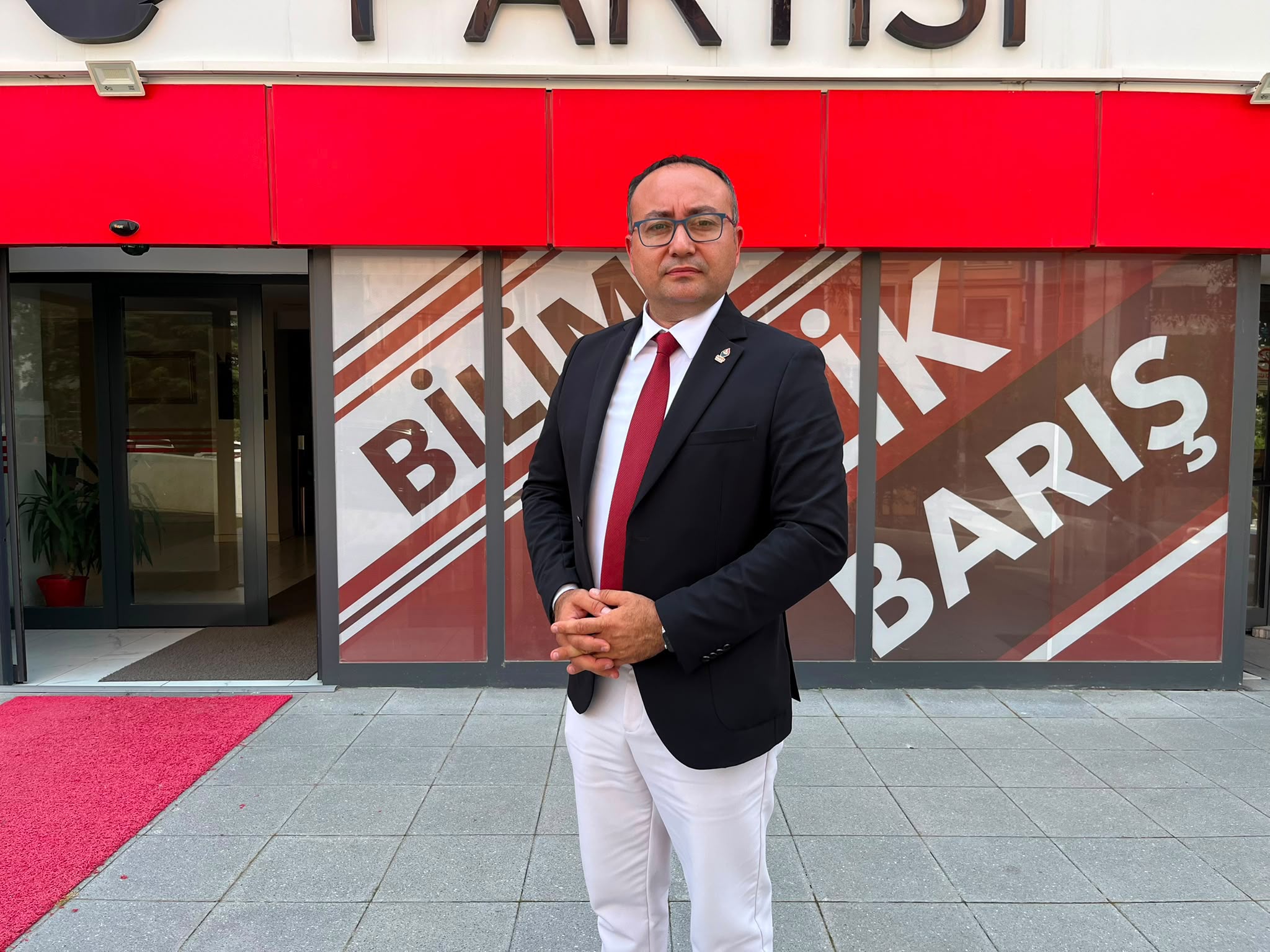 Başkan Dere Devletin İtibarı Lüks Makam Araçlarıyla Ölçülmez