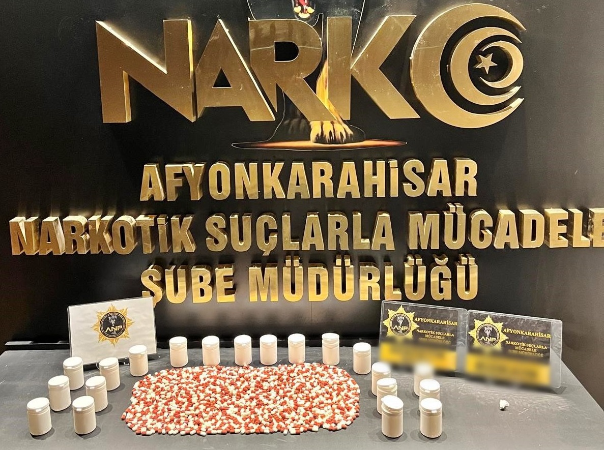 Emniyet ekipleri çok sayıda uyuşturucu hap ele geçirdi