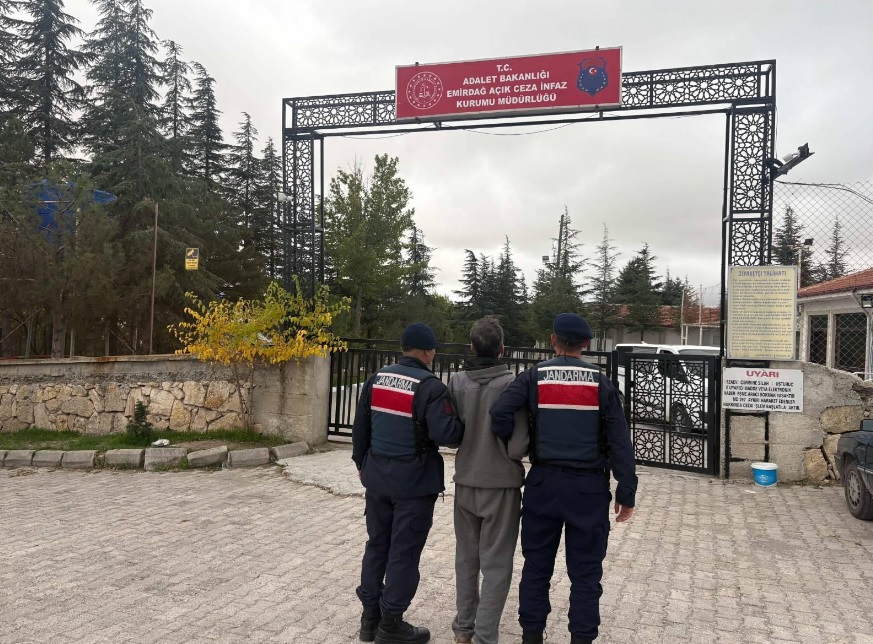 Jandarma kontrolve devriye faaliyetlerine devam ediyor