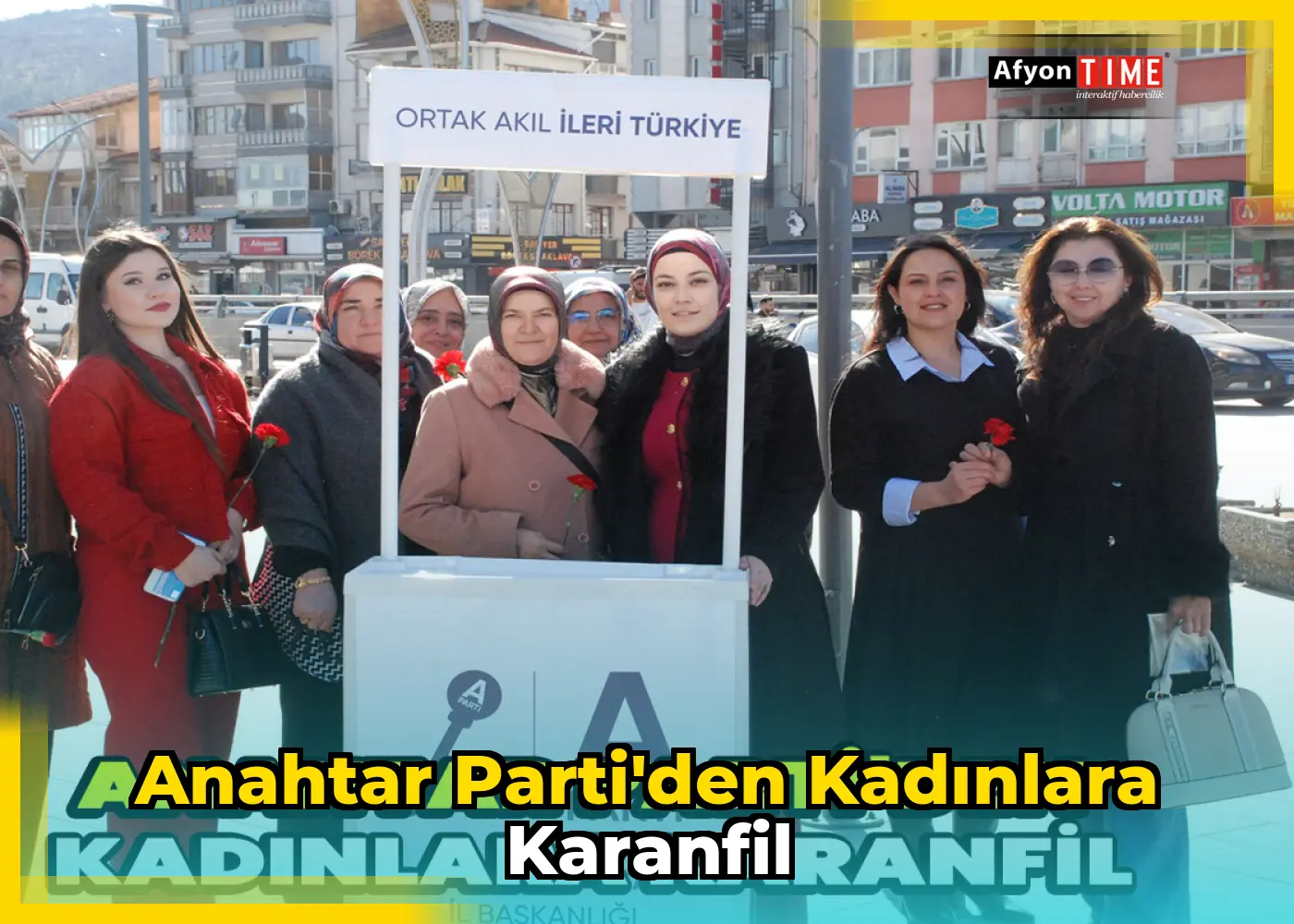 Anahtar Parti'den Kadınlara karanfil